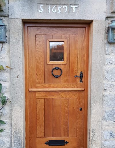 Beautiful-Bespoke-Handmade-Oak-Stable-Door.-Made-in-our-Workshop-near-Skipton-Ilkley.-Installed-in-Cracoe-Near-Rylstone-Craven-Yorkshire-Dales